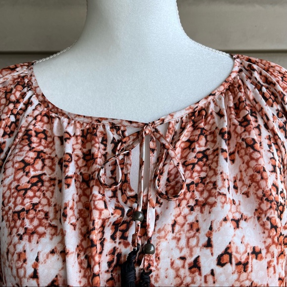 •Dana Buchman• Snakeskin Boho Popover Top - Size Medium - Picture 3 of 9